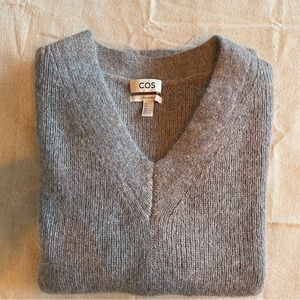 COS Relaxed Fit Wool Sweater, M